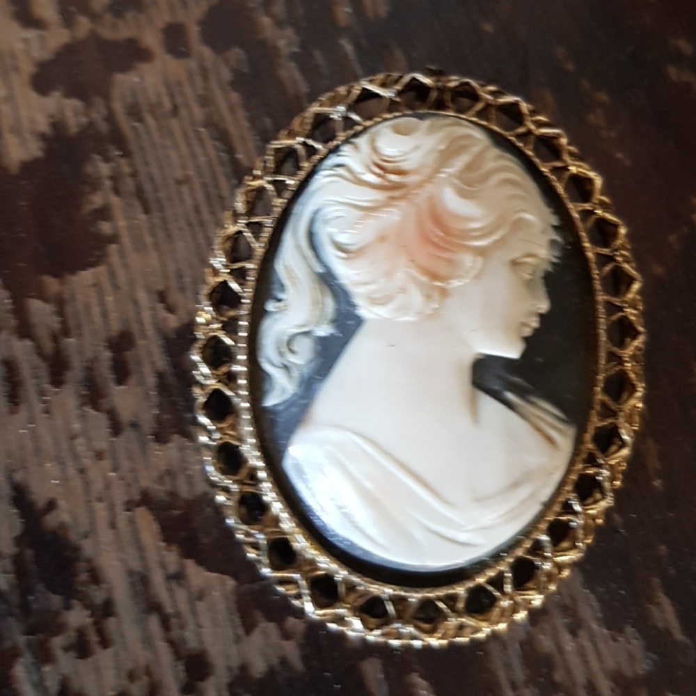 antique cameo brooch pendant